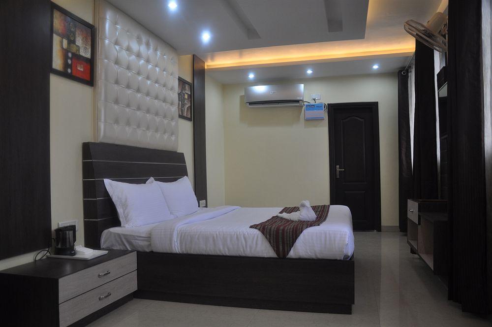 Hotel Mm Yellowuds Amritsar Esterno foto