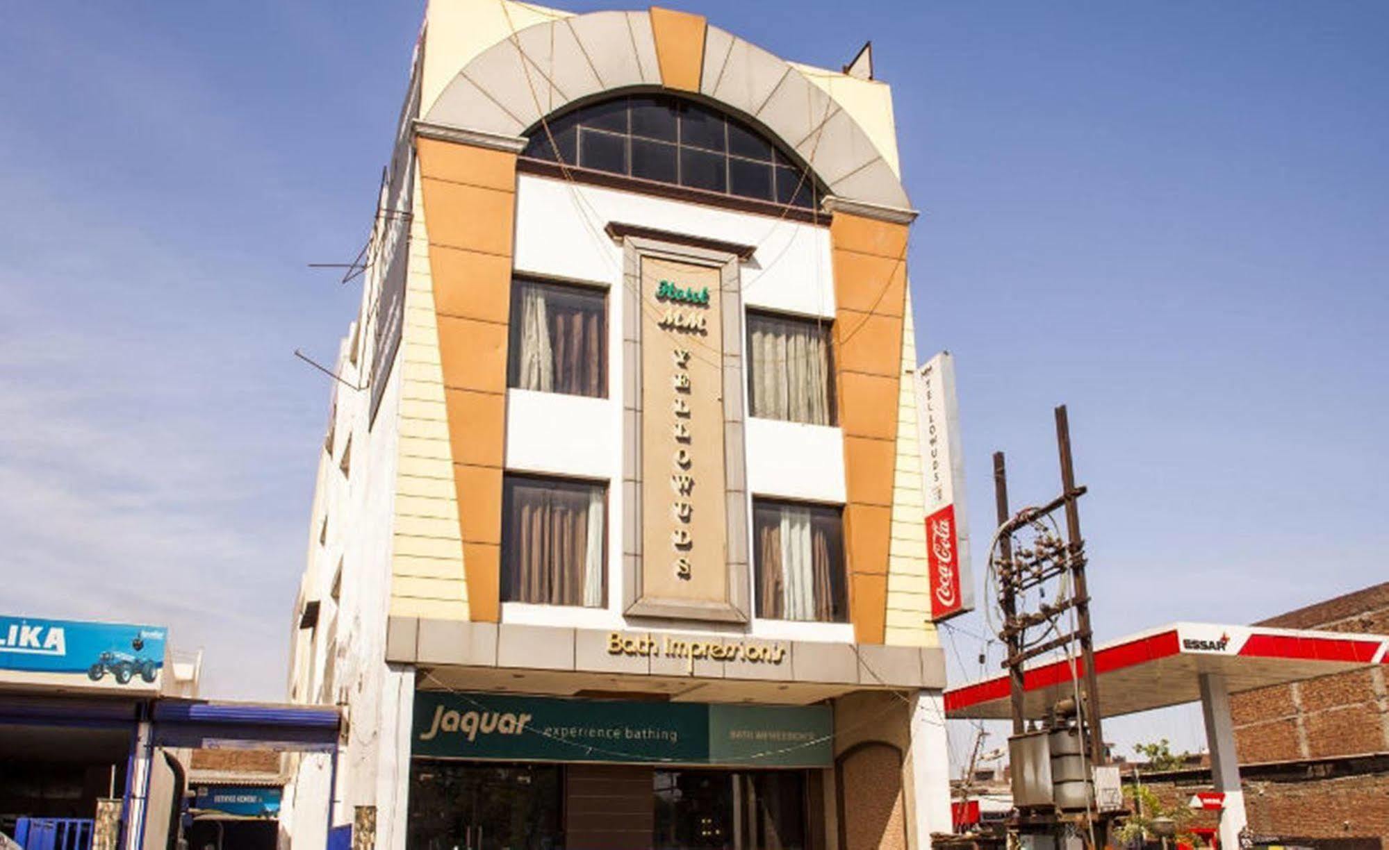 Hotel Mm Yellowuds Amritsar Esterno foto