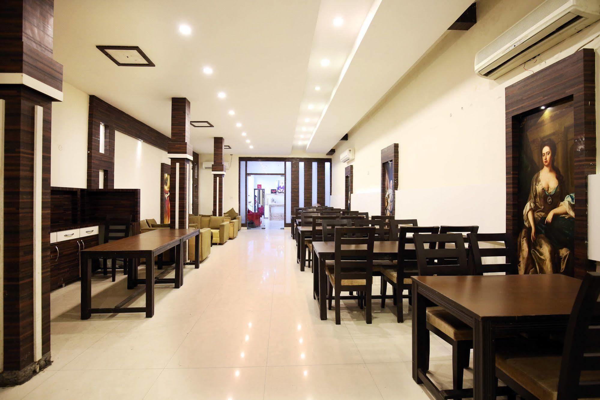 Hotel Mm Yellowuds Amritsar Esterno foto