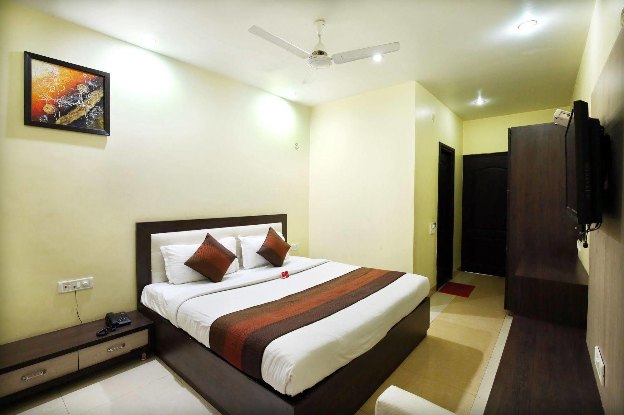 Hotel Mm Yellowuds Amritsar Esterno foto