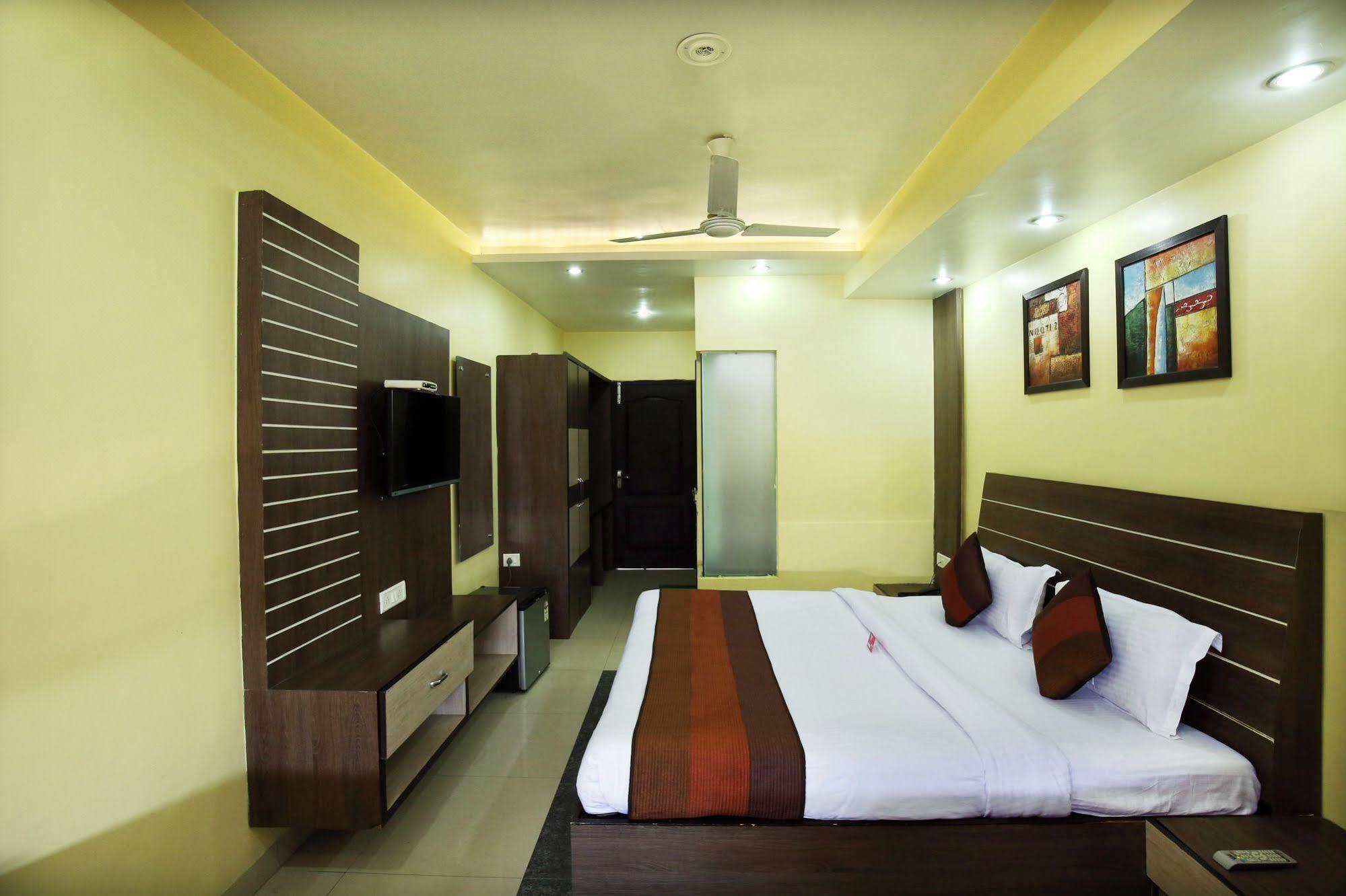 Hotel Mm Yellowuds Amritsar Esterno foto
