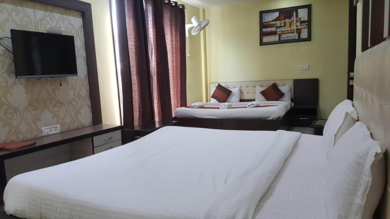 Hotel Mm Yellowuds Amritsar Esterno foto